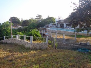 Lavish lawns of Amare Tiwi- picture copyright Rupi Mangat