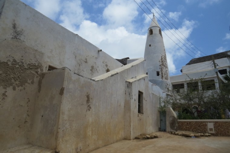 The 1829 Friday mosque in Shela today - notice the electricity power lines above that are nowhere in the 1960s picture. Copyright Rupi Mangat