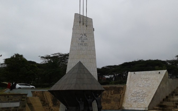 Uhuru Gardens 25 years independence monument copyright Rupi Mangat (800x450)