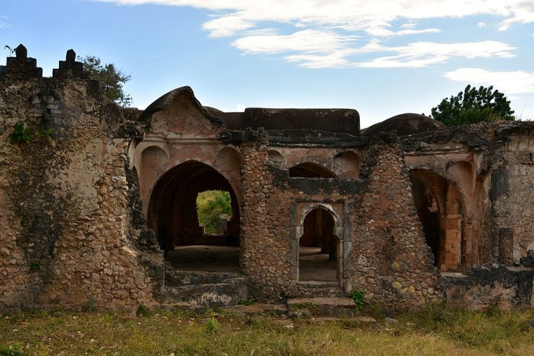 Great Mosque of Kilwa Kisiwani 11th to18th century Credit: Richard Mortel