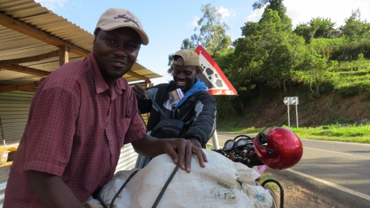 Loading the bananas on the pikipiki Copyright Rupi Mangat (800x450)