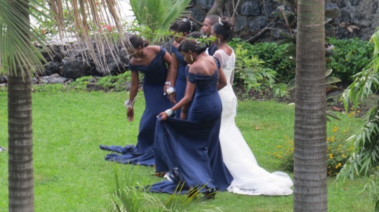 Wedding photoshoot in Goma in a private garden on Lake Kivu. Copyright Rupi Mangat (800x450)