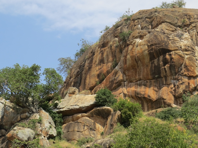 Close up of the cliff face of Lukenya belonging to the Mountain Club of Kenya. Copyright Rupi Mangat one time use only (800x600)